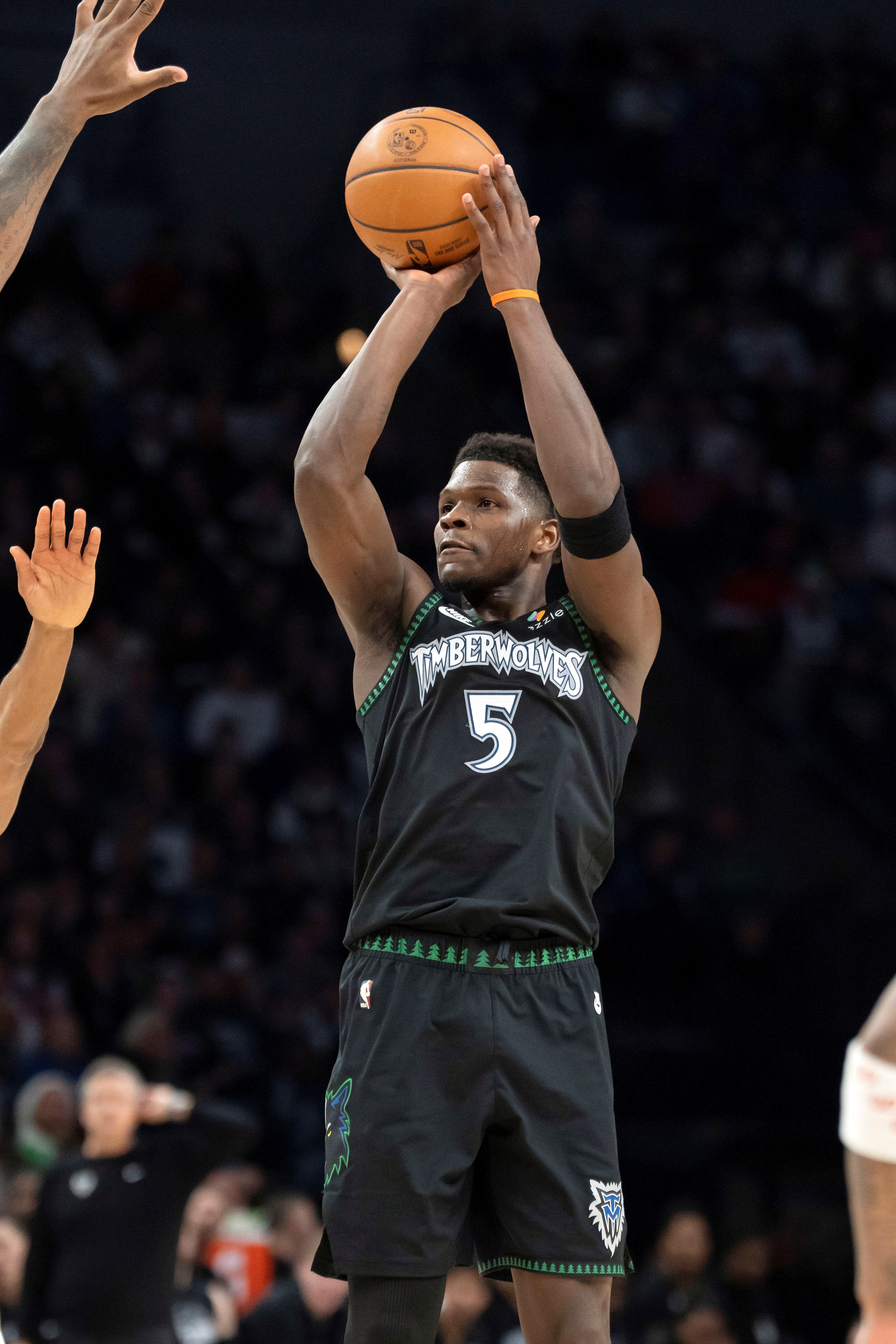 开云APP-戈贝尔：华子生涯早期喜欢打英雄球 要是几年前他最后会干拔三分